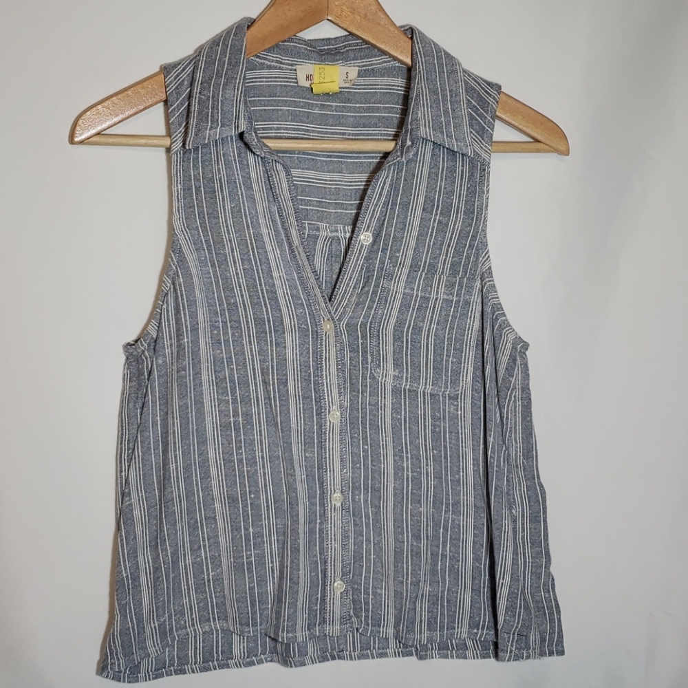 Lightly worn Hollister sleeveless